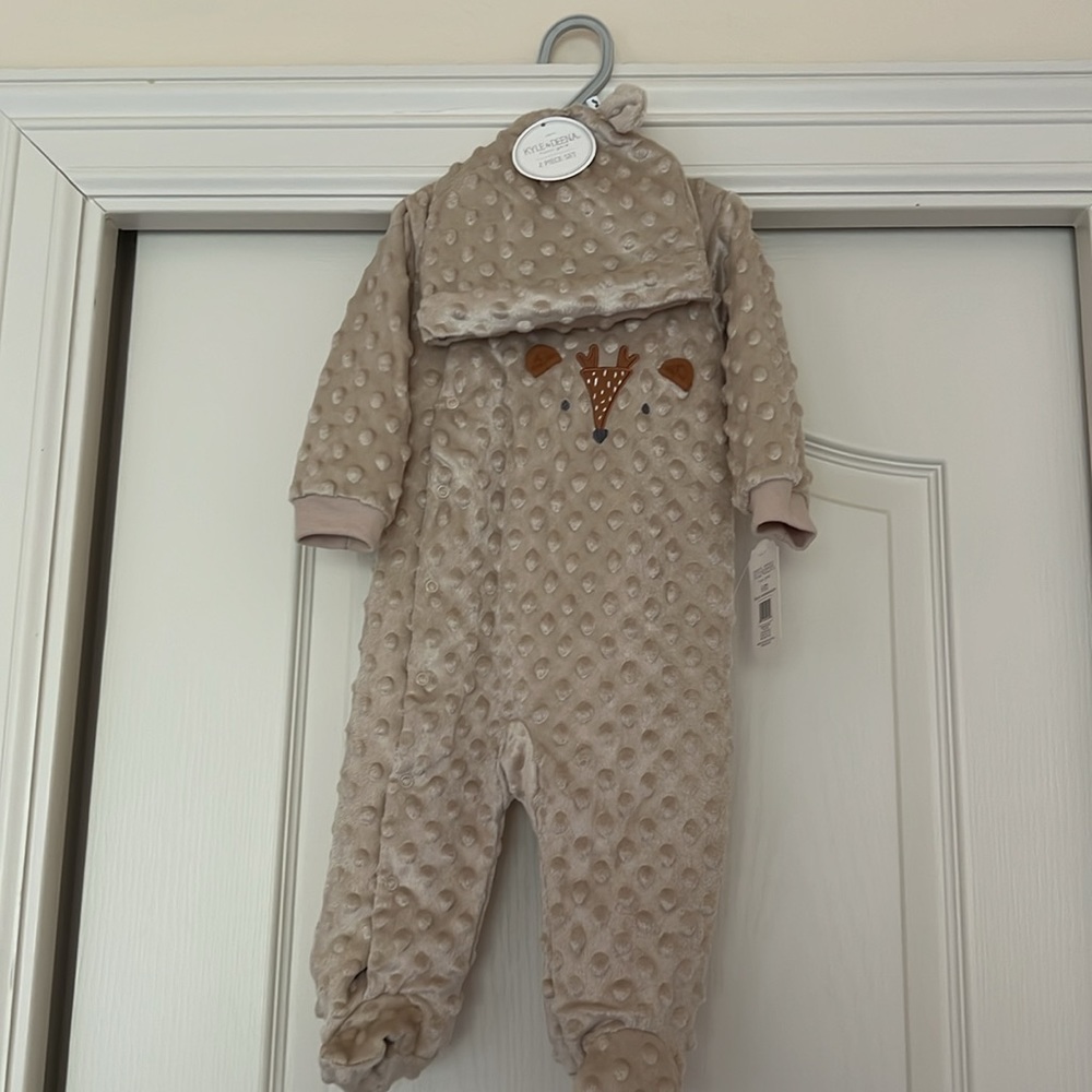NWT Kyle & Deena 2 Piece Reindeer Set 6-9 months